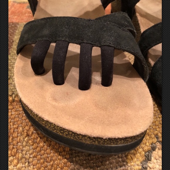 SOLD—WELLROX Terra Dune Toe-Separator Wellness - Picture 6 of 8